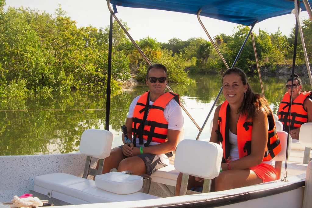 Private Boat Cocos | Jungle Safari Cancun